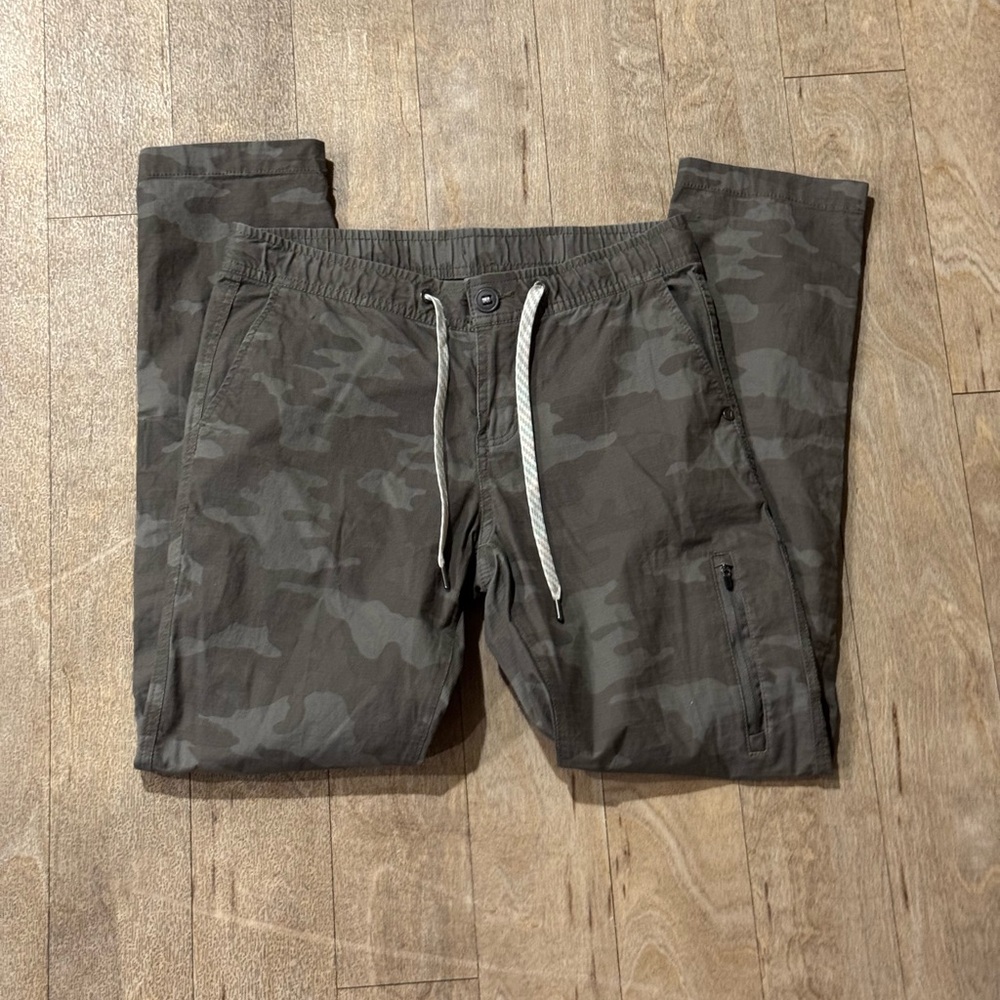 Vuori Camouflage Jogger Pants - Green/Gray